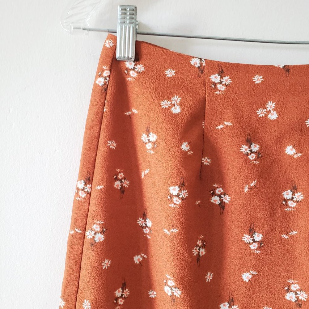 *SOLD* Aeropostale Rust Floral Mini Skirt Small - Picture 3 of 7